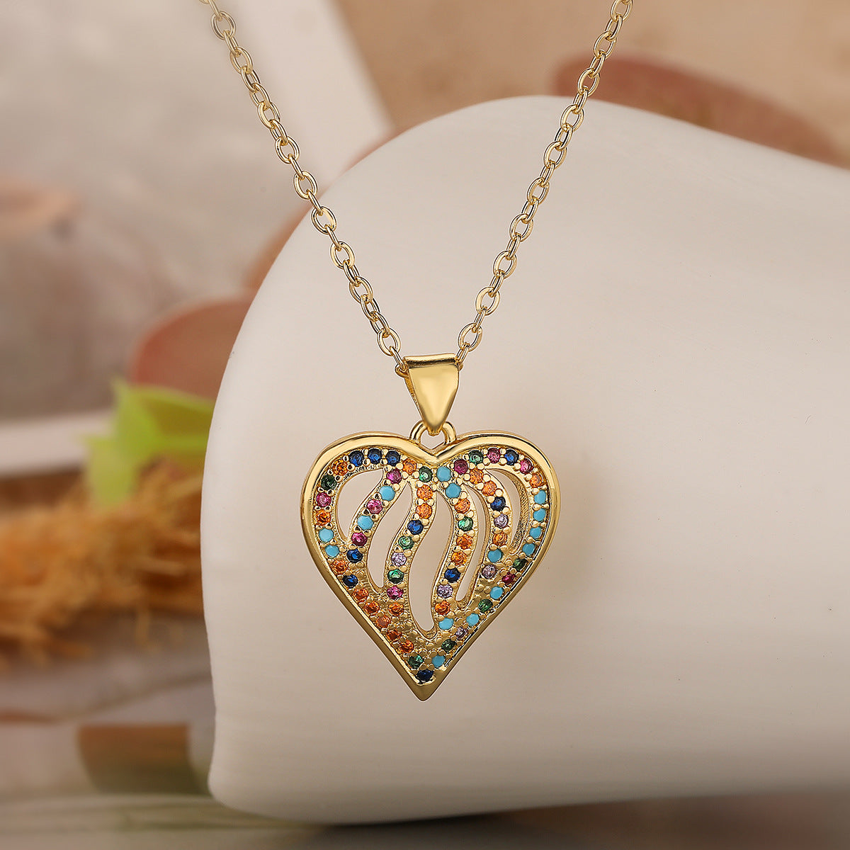 Collana con Ciondolo Minimalista a Cuore Cavo da Donna in Ottone Placcato Oro Vero e Zirconi