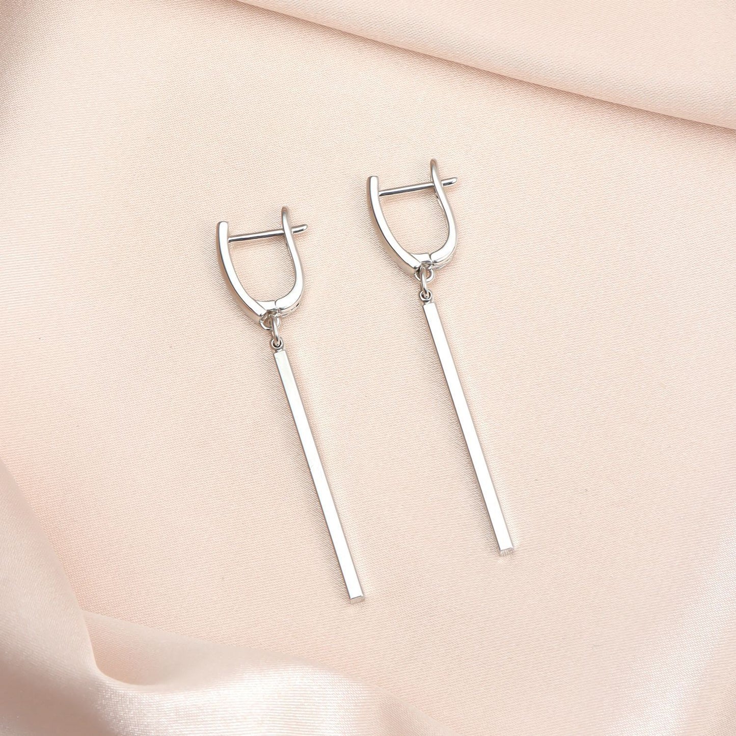 Vintage Geometric Alloy Earrings with Gold Plating for Women Minimalist Fashion Statement Ear Hooks