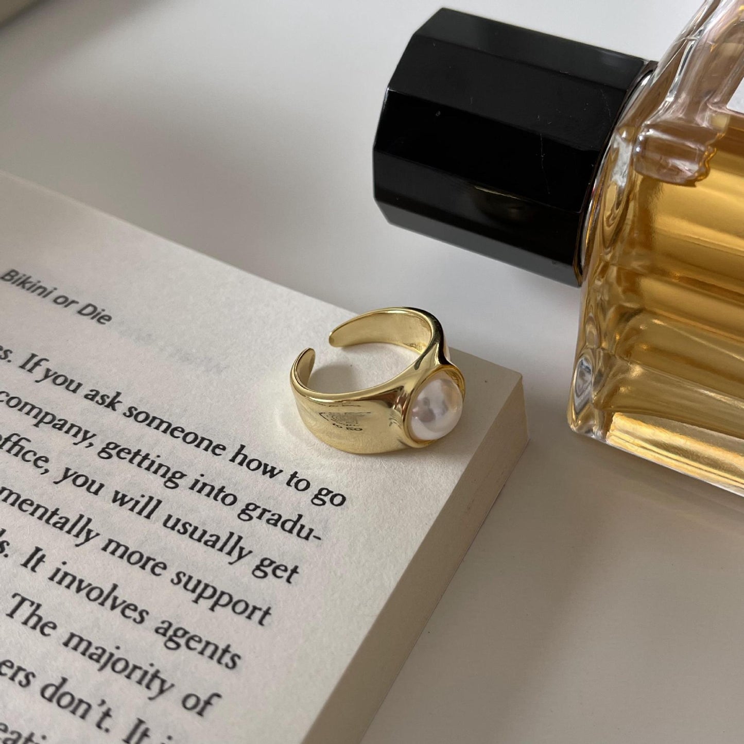 Minimalist Saturn-Shaped S925 Sterling Silver Ring with 18K Gold Plating and Cultured Pearl Inlay