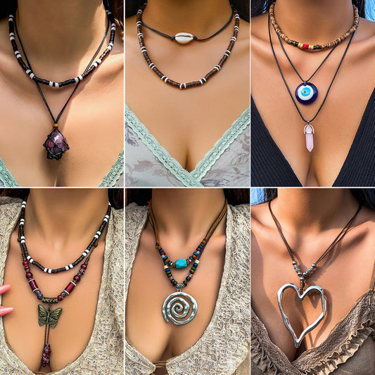 Collar con colgante de mariposa de inspiración vintage para mujer con cuentas de aleación y detalles de turquesa en cadena ajustable