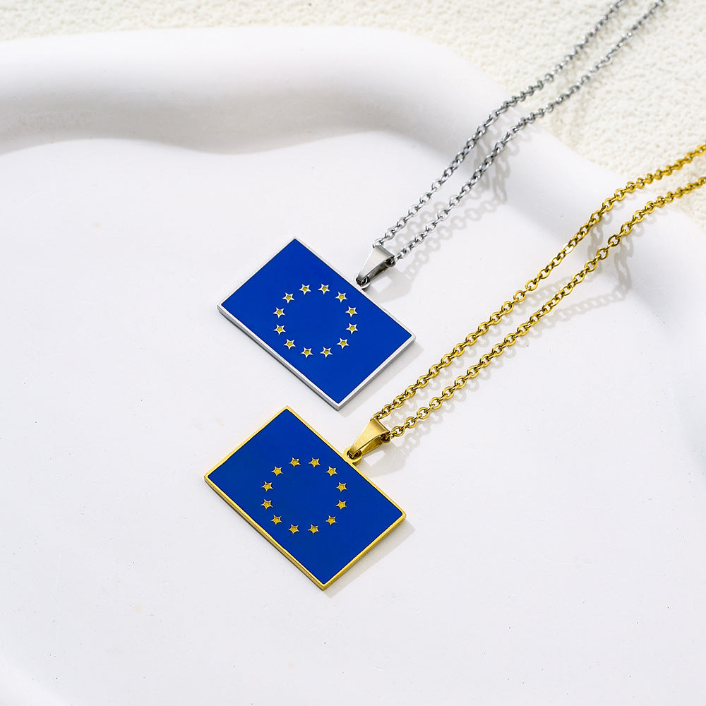 Collana con Pendente Geometrico alla Moda in Acciaio Inossidabile con Finitura Smaltata e Catena a Maglie O per Uso Unisex