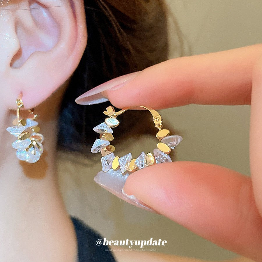 Pendientes de Flores Geométricas con Incrustaciones de Diamantes de Imitación en Cobre Bañado y Postes de Acero Inoxidable para Mujer, Joyería de Oreja de Lujo Minimalista y de Moda para el Día a Día