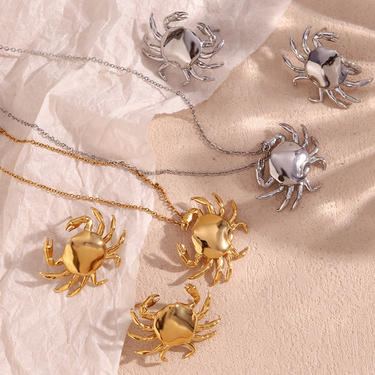 Fashionable Crab-Shaped Pendant Necklace Set with Stainless Steel Chain and 18K Gold Plating for Women