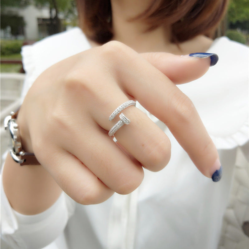 Anello Minimalista a Forma di Lettera in Lega di Rame con Placcatura in Rodio per Donne e Uomini