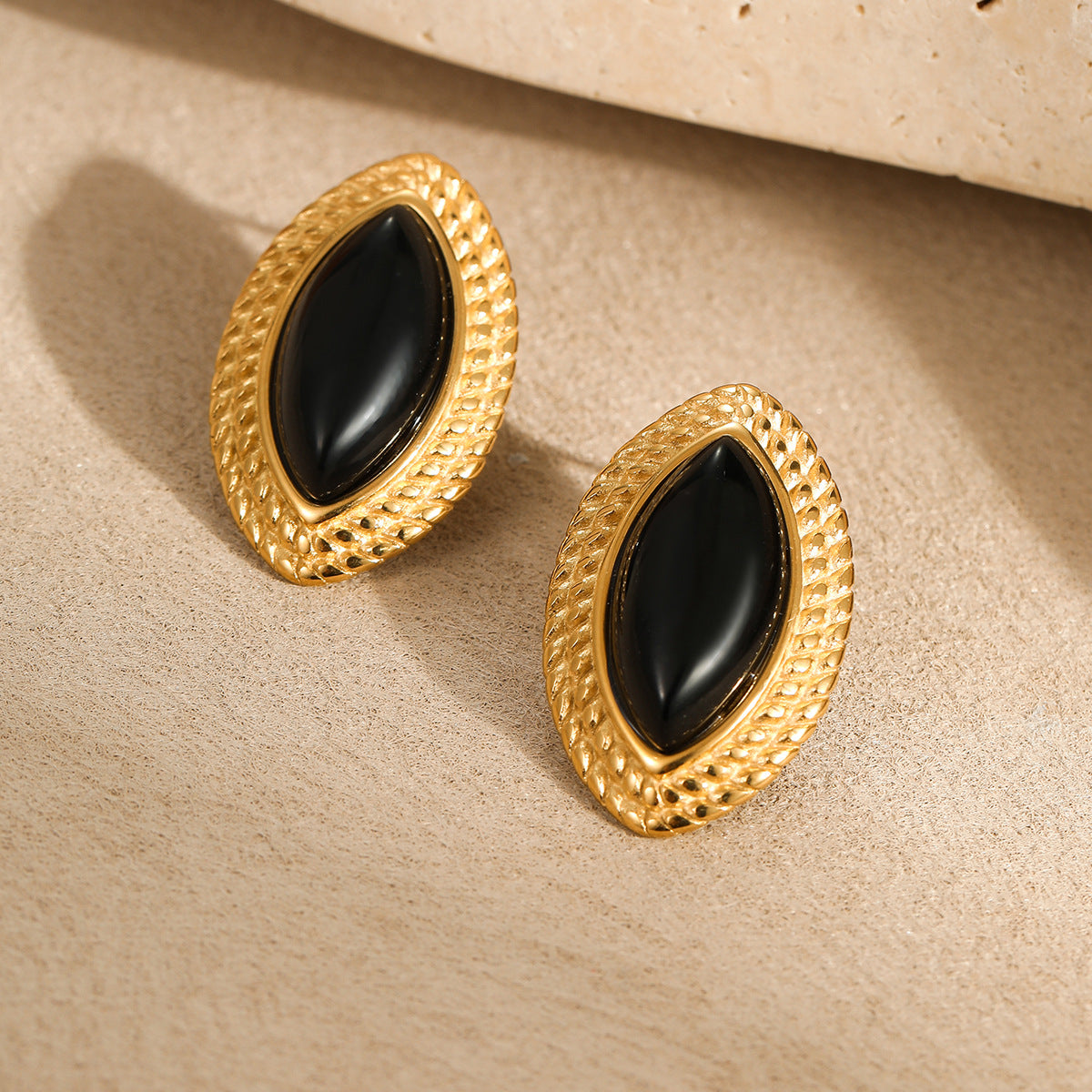Aretes minimalistas de acero inoxidable estilo vintage con baño de oro de 18 quilates en forma de marquesa para mujer