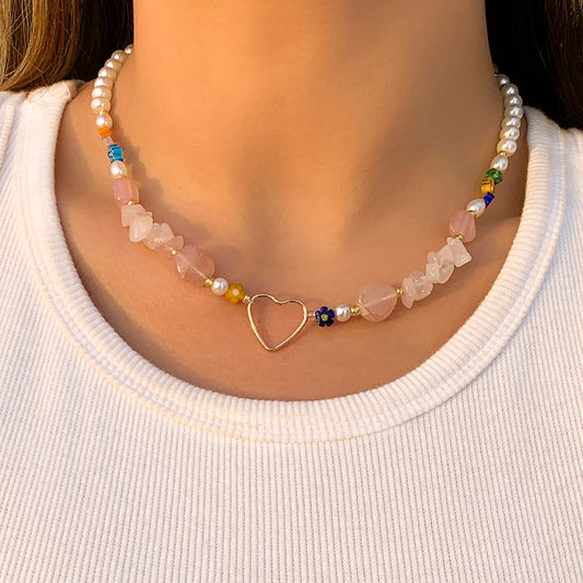 Collar colgante floral retro para mujer con detalles de pedrería en forma de corazón, construcción de resina y aleación, diseño minimalista de una sola capa en cadena de cuentas