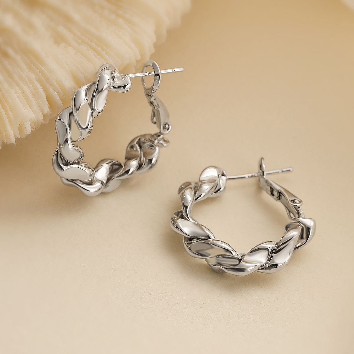 Vintage-Style Irregular Geometric Copper Hoop Earrings with 18K Gold Plating for Women
