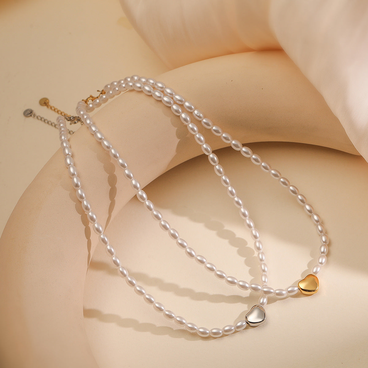 Collar Minimalista de Perlas de Acero Inoxidable con Baño de Oro de 18K en Forma de Corazón para Mujer con Delicado Diseño de Clavícula