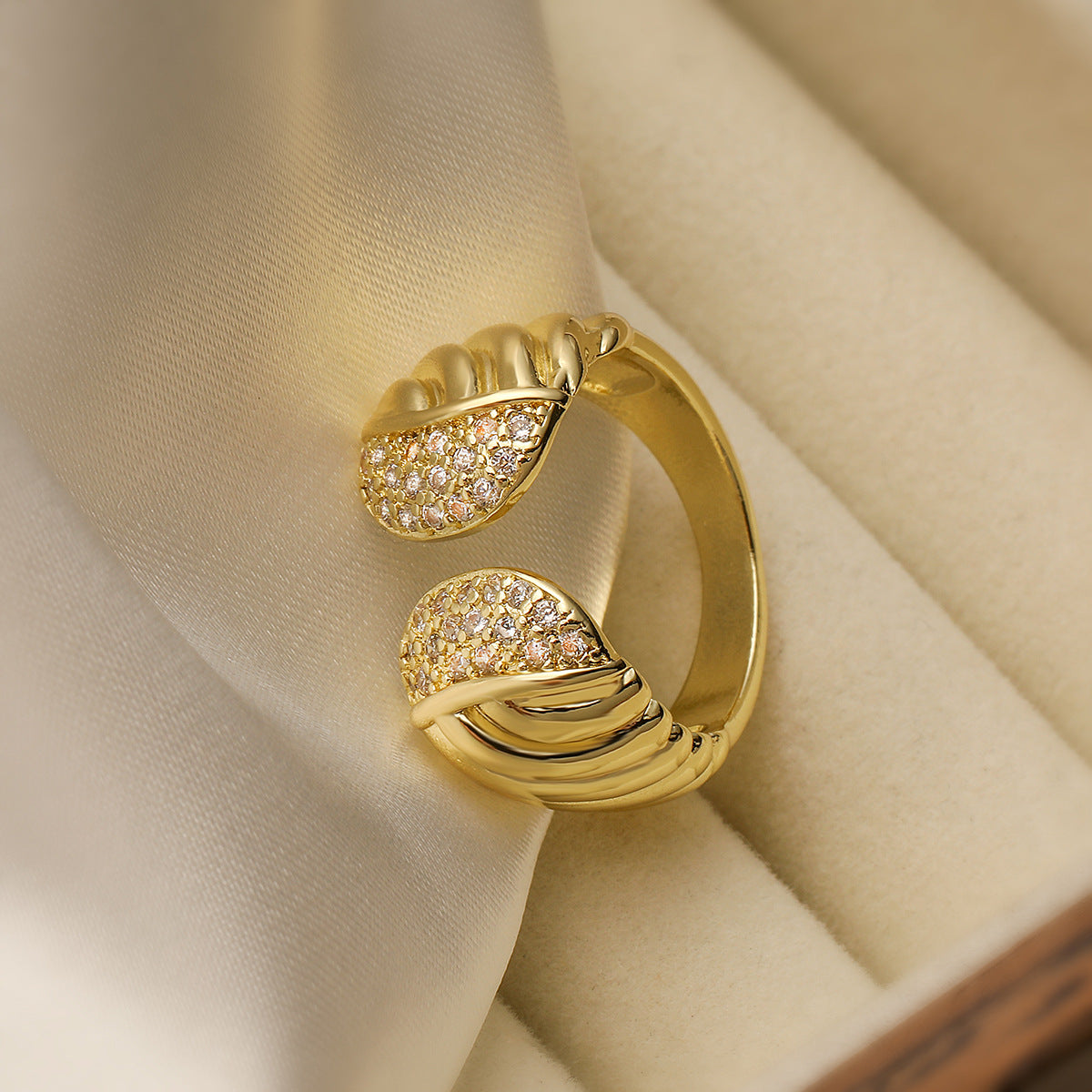 Minimalist Geometric Open Ring for Women Made of Brass with 18K Gold Plating and Zircon Inlay