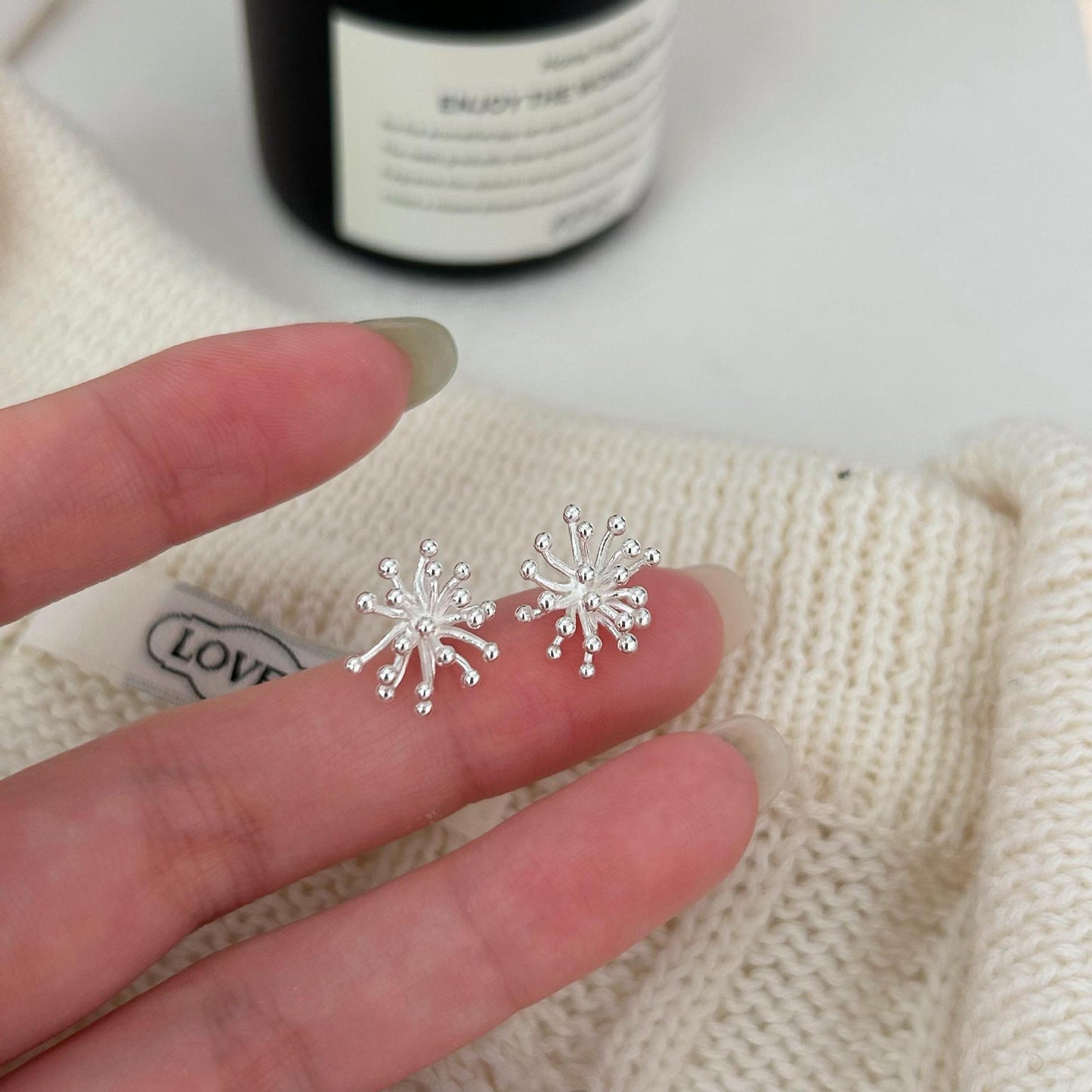 Pendientes de plata de ley 925 con forma de letra minimalista y acabado chapado, diseño asimétrico de doble anillo