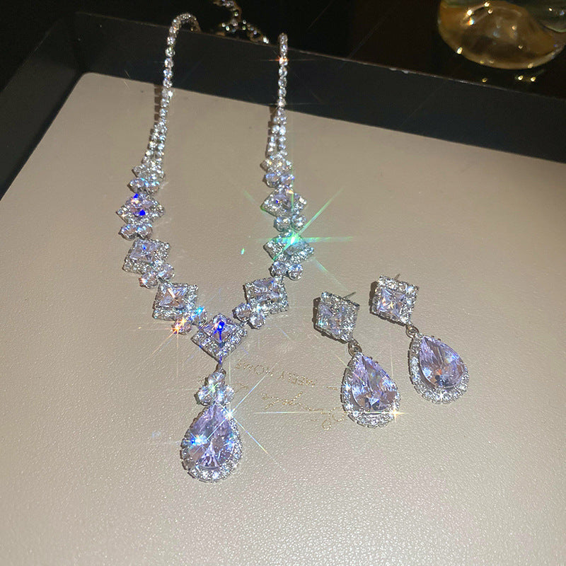 Elegante Collar y Pendientes de Cobre con Circonitas en Forma de Gota de Agua para Mujer, Conjunto de Lujo Minimalista con Cadena a la Clavícula