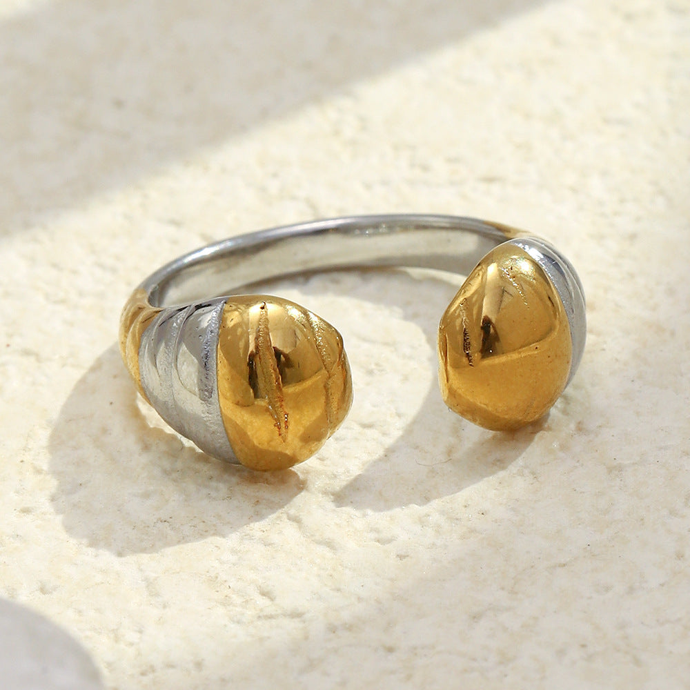 Anello da donna minimalista geometrico in acciaio inossidabile con placcatura in oro 18 carati e design a testa di serpente