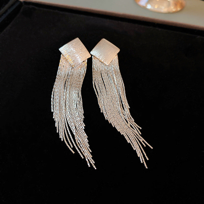 Orecchini a Nappa Geometrici Minimalisti in Metallo Placcato con Perni in Argento Sterling