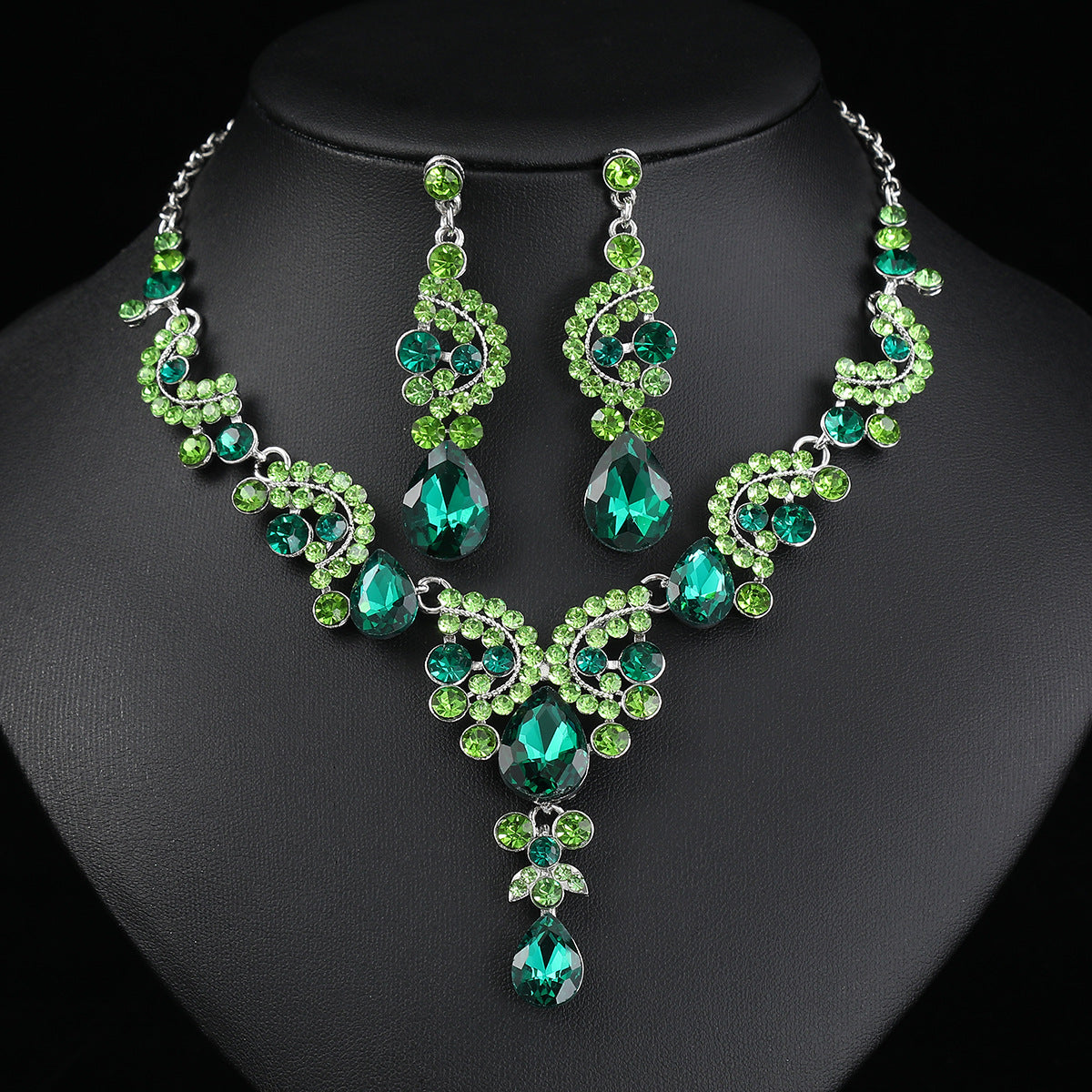 Fashion OL Style Heart Teardrop Bell Pendant Necklace and Earrings Set in Alloy with Plated Finish O-Chain for Women