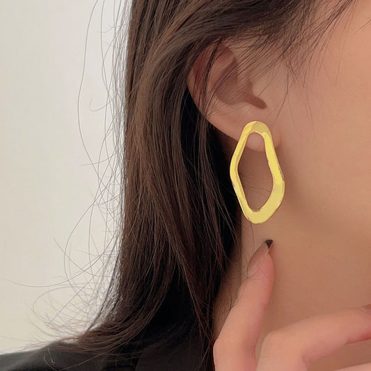 Dulces Pendientes Minimalistas de Plata de Ley 925 con Diseño Irregular de Lágrima e Incrustaciones de Perlas