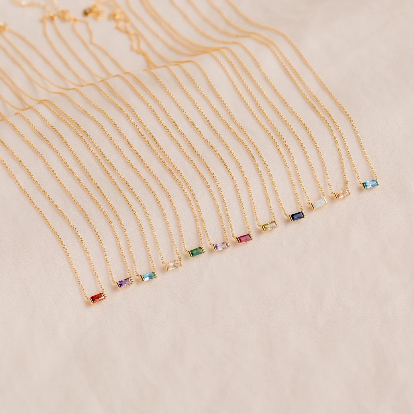 Collana Geometrica Placcata in Acciaio al Titanio con Zirconia Cubica Pietra Portafortuna Unisex