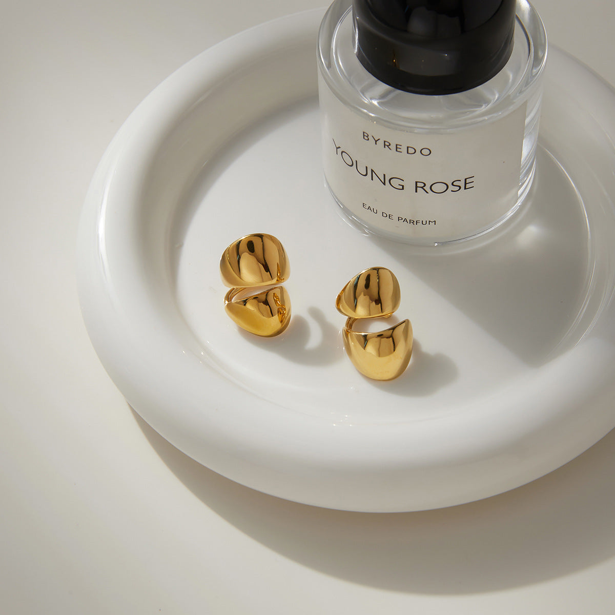 Pendientes Geométricos de Triángulo de Moda con Clip en U de Acero Inoxidable Chapado en Oro de 18K para Mujer