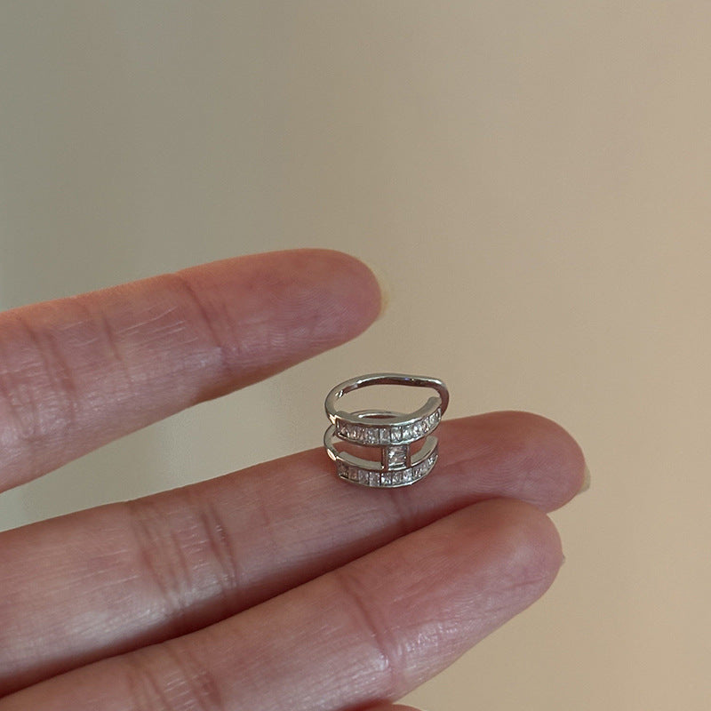 Pendientes de oreja con la letra H minimalista de lujo para mujer, aretes de cobre con circonita cúbica incrustada, clips de moda para uso diario