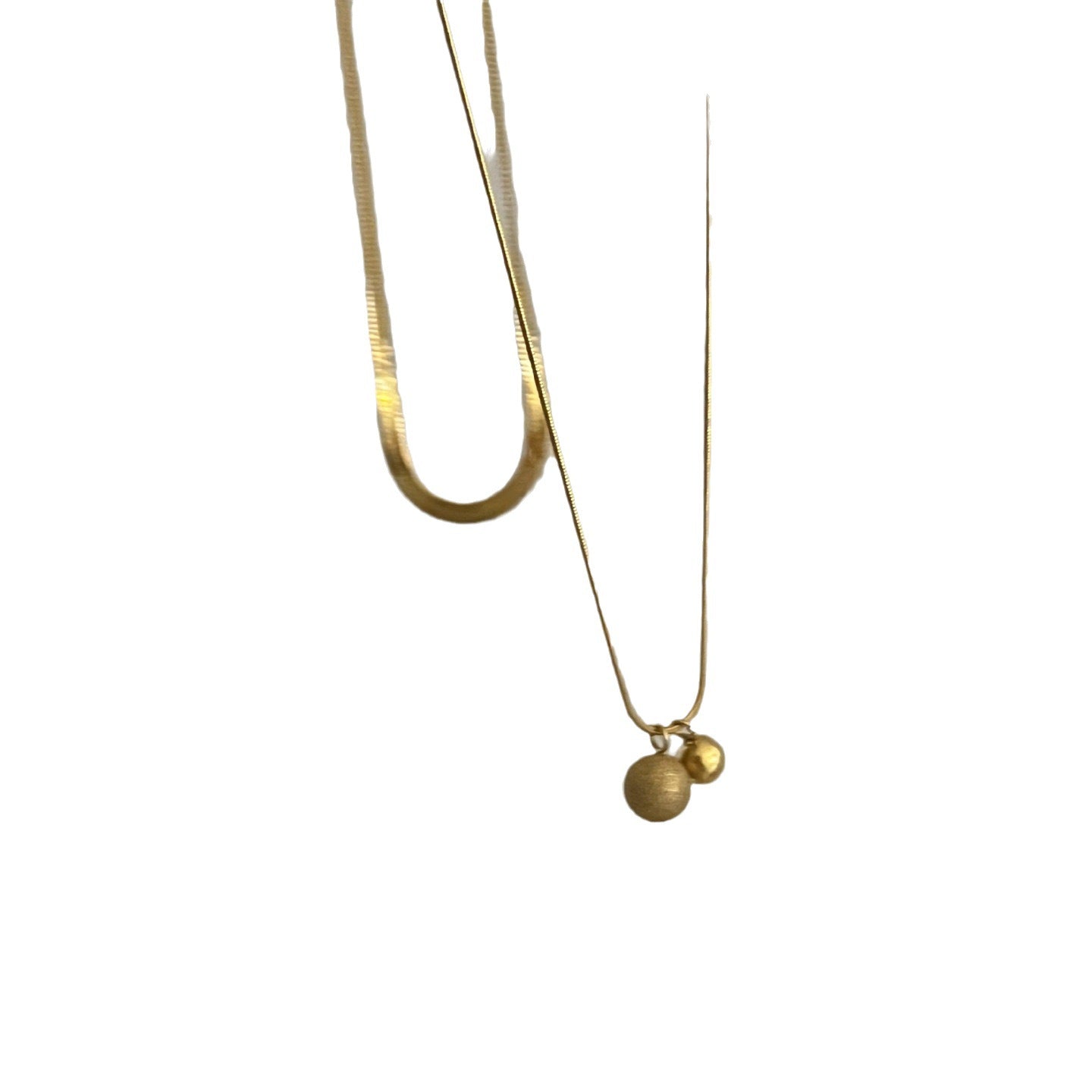 Collana a catena a serpente a doppio strato in acciaio al titanio minimalista da donna con pendenti sferici piccoli e grandi e perline portafortuna