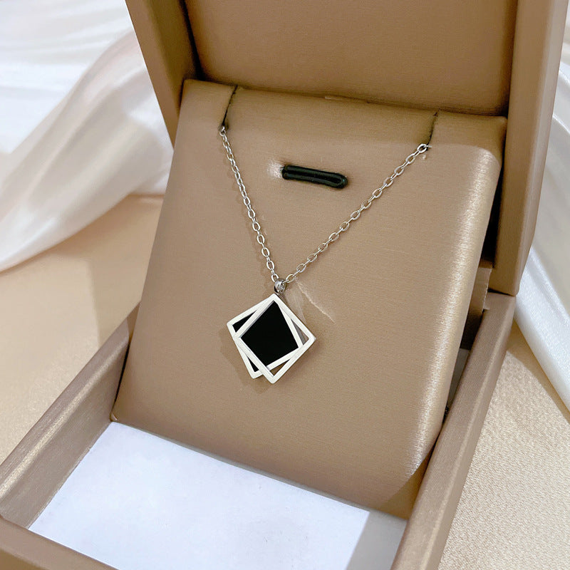 Minimalist Geometric Titanium Steel Necklace for Women and Men with Gold-Plated Finish and Square Pendant