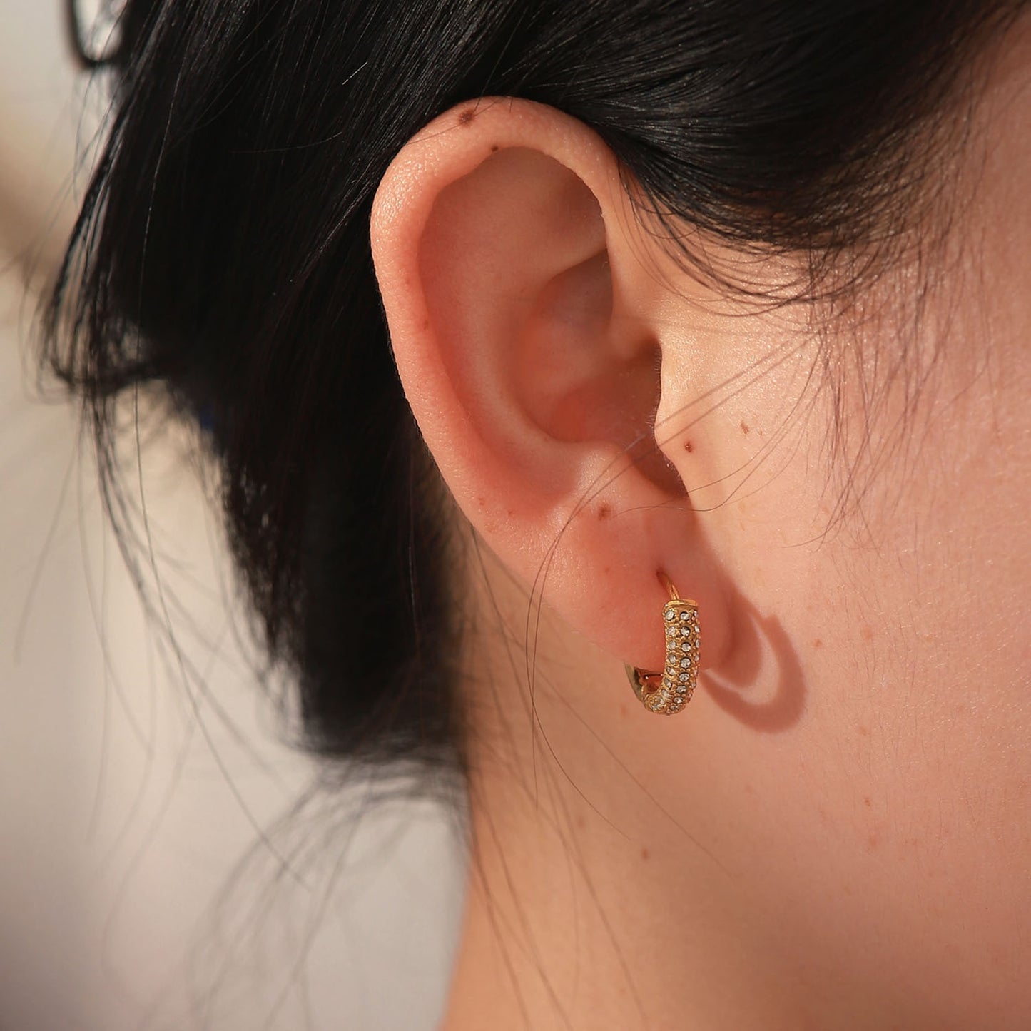 Pendientes de circonita con forma geométrica estilo INS en acero inoxidable chapado en oro de 18 quilates para mujer