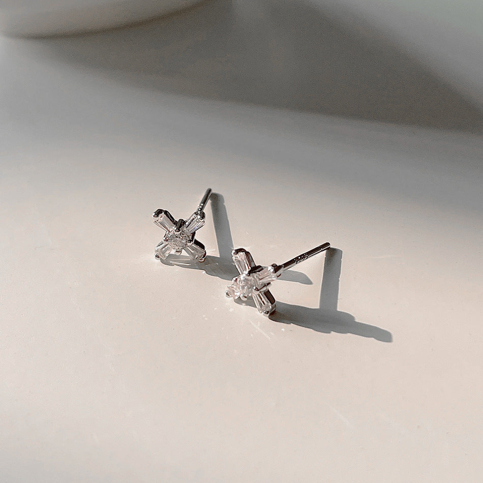 Minimalist Waterdrop-Shaped 925 Sterling Silver Stud Earrings with Pearl Inlay and Cross Motif