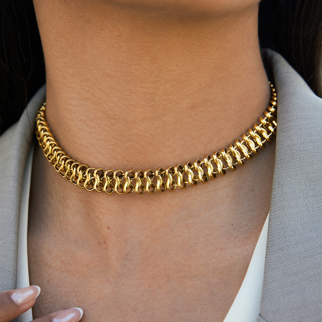 Collar cubano minimalista geométrico de acero de titanio con chapado de oro PVD de 18K para mujer