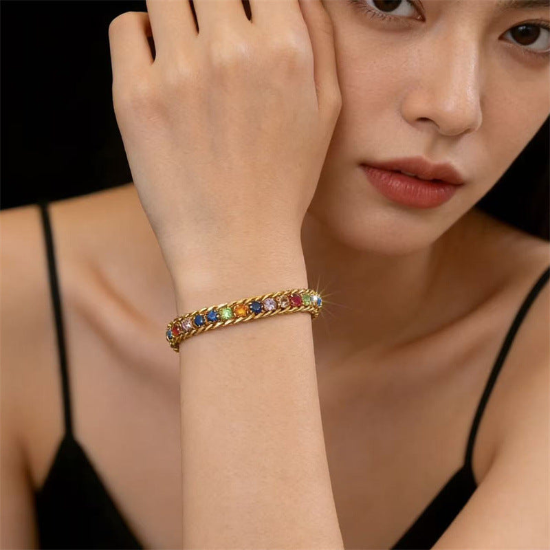Bracciale da donna in acciaio al titanio placcato oro con intarsio di strass geometrici quadrilateri, lusso minimalista