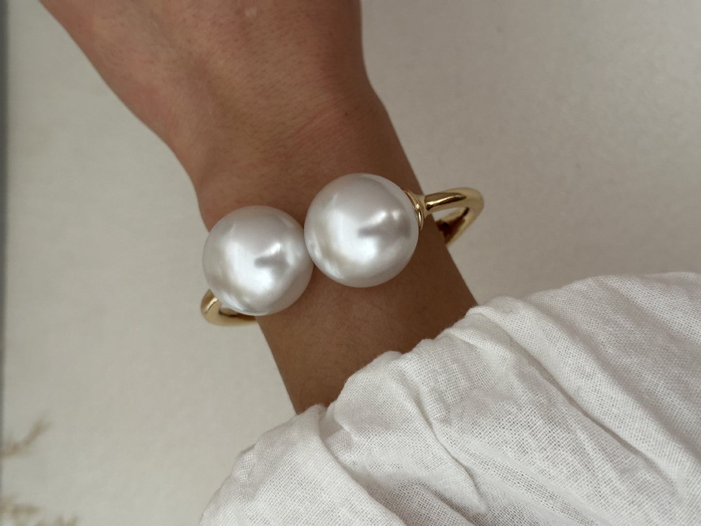 Fashion Minimalist Round Faux Pearl Plated Alloy Cuff Bracelet