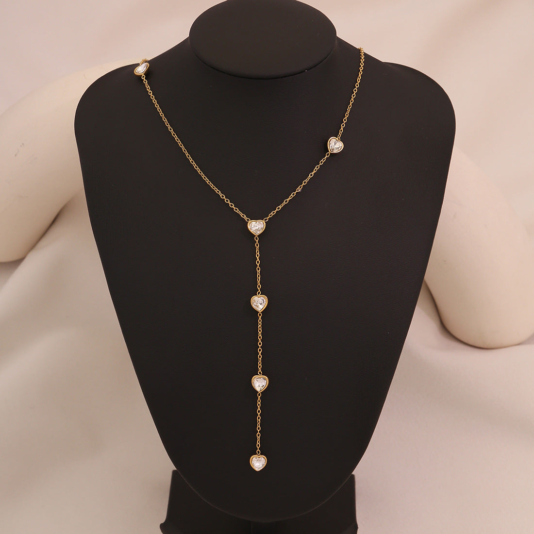 Fashionable Heart-Shaped Stainless Steel Pendant Necklace with Plated Finish, O-Chain Style for Women