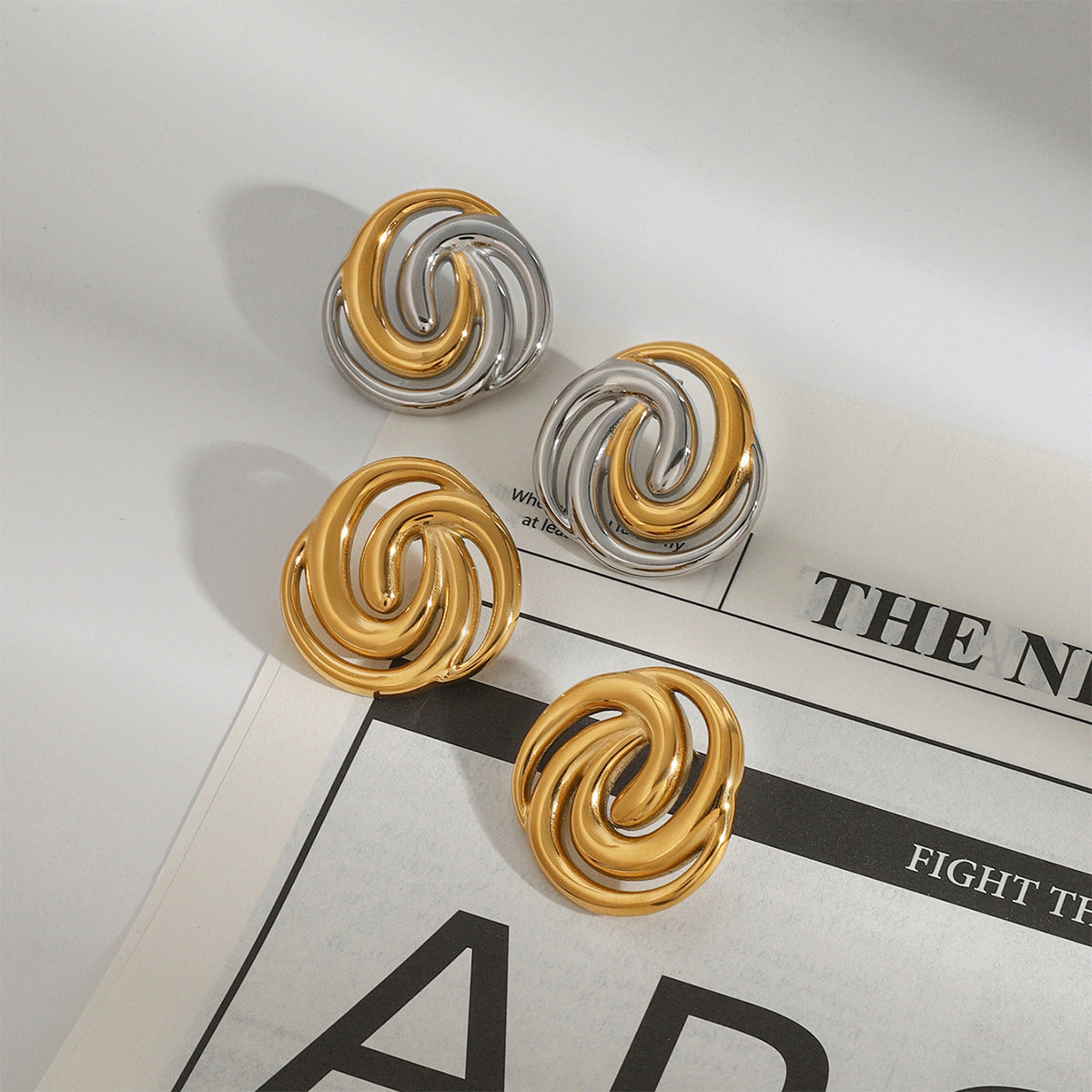 Orecchini di lusso in acciaio inossidabile placcato oro 18K con triangolo geometrico
