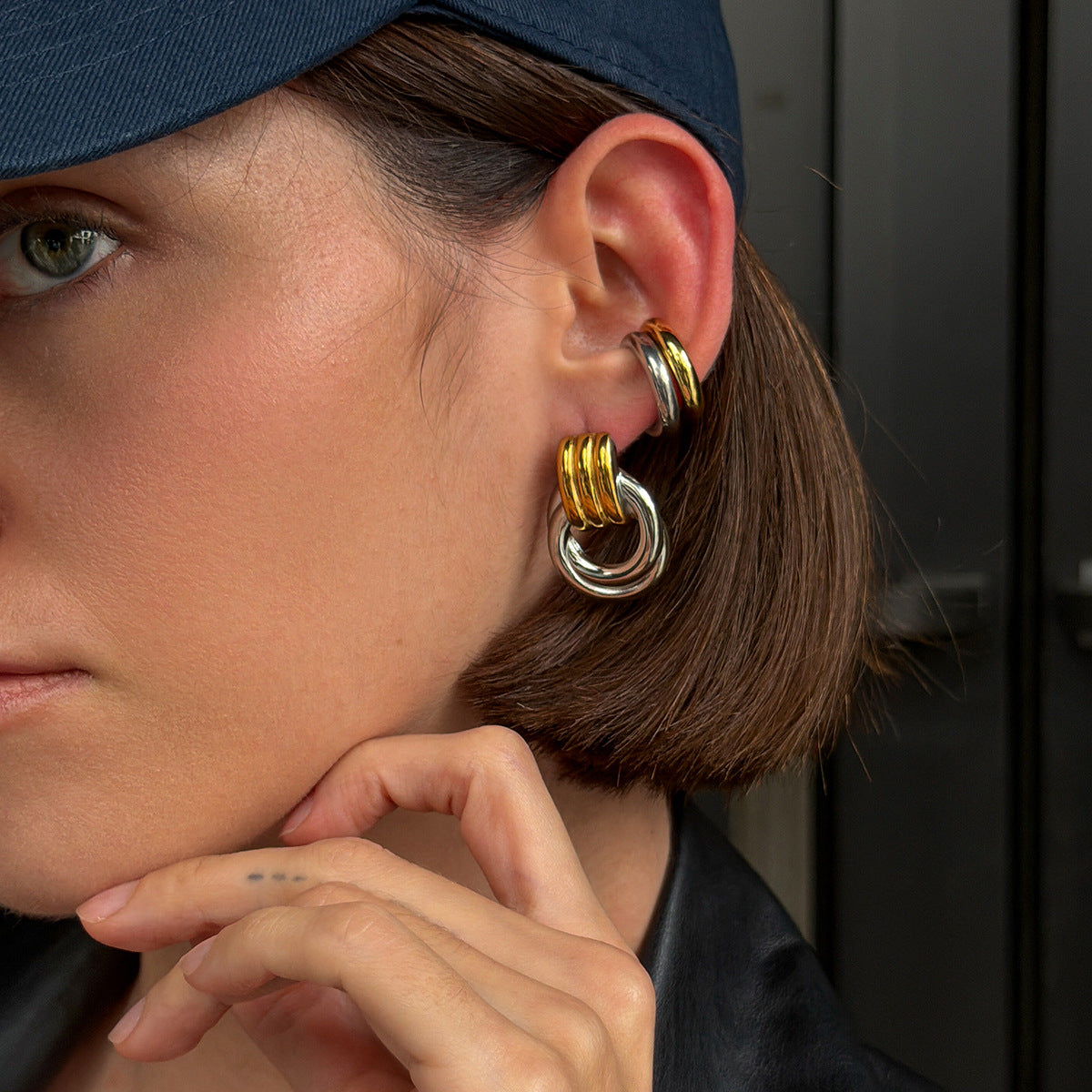 Minimalist Geometric Round Stainless Steel PVD Gold Plated C-Shaped Hoop Earrings for Women