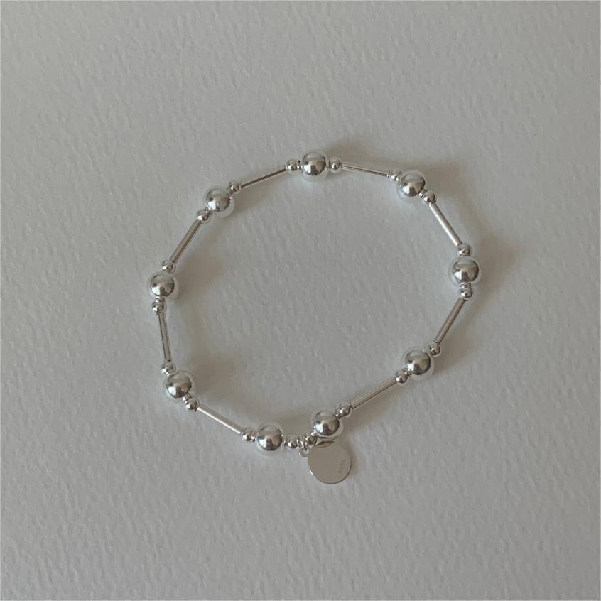 Minimalist Geometric Round Bead Elastic Bracelet in 925 Sterling Silver with Chamfered Square Beads
