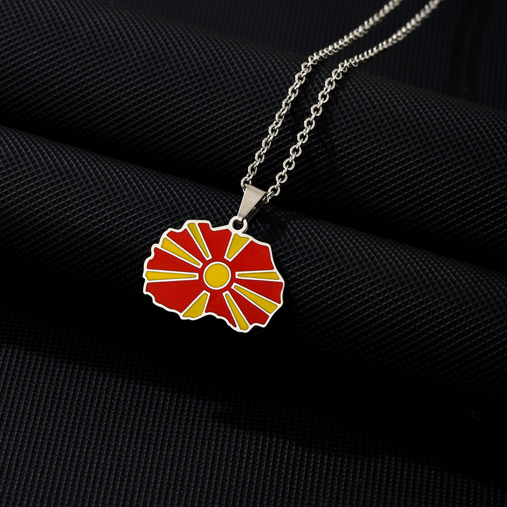 Collar con colgante de la bandera de Macedonia de esmalte de acero inoxidable geométrico vintage con cadena O para unisex