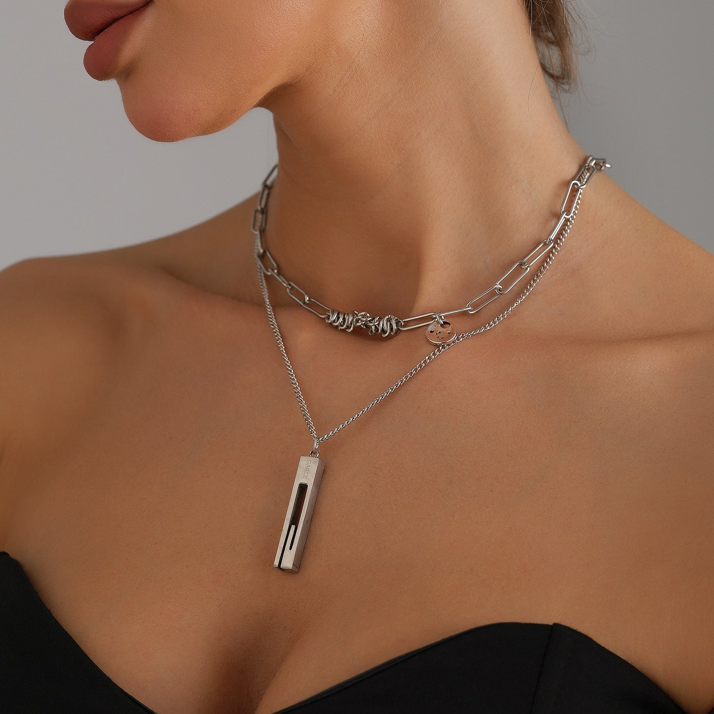 Minimalist Square Pendant Necklace for Women with Electroplated Alloy Chain and Geometric Spiral Design