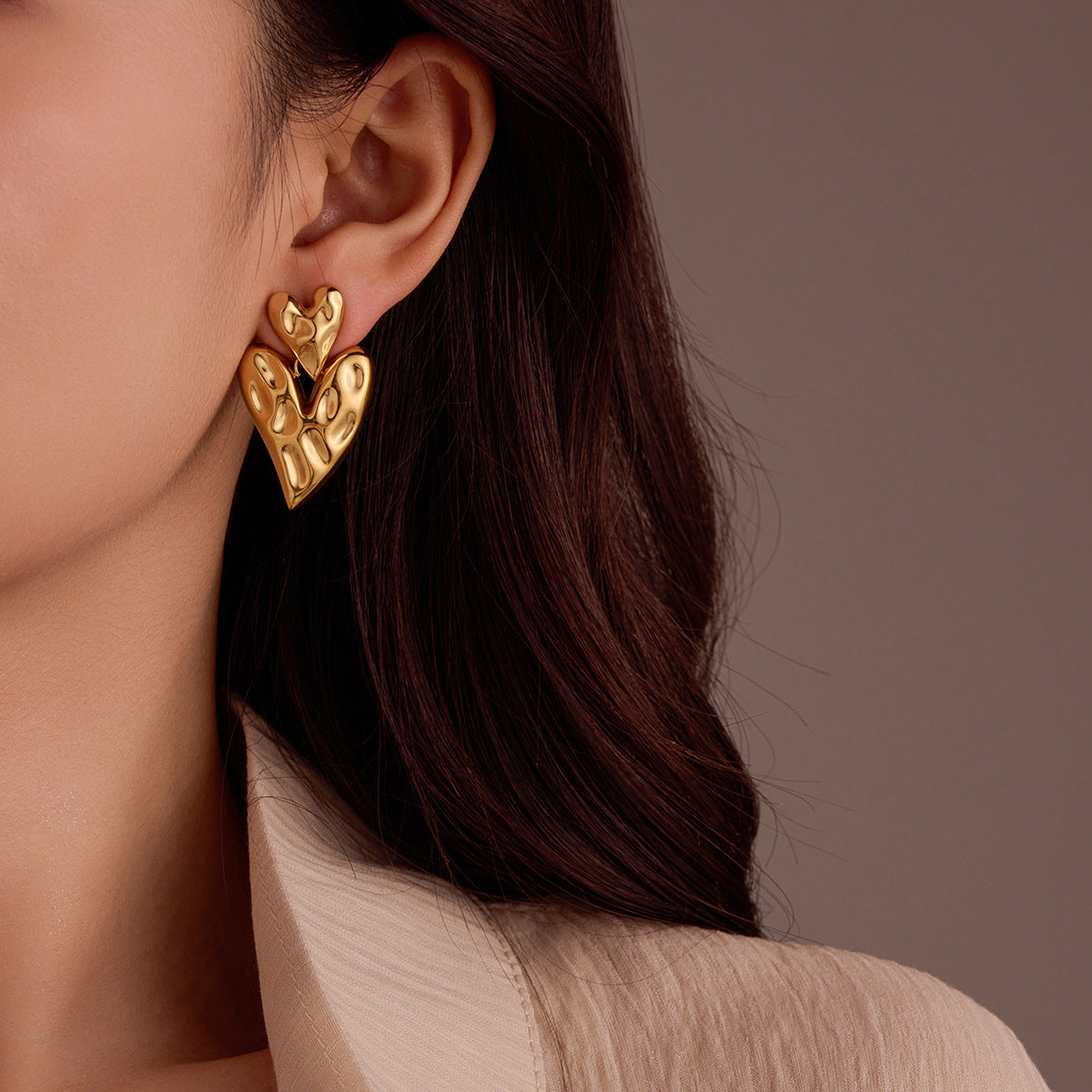 Pendientes colgantes geométricos de corazón chapados en oro de 18 quilates estilo vintage para mujer