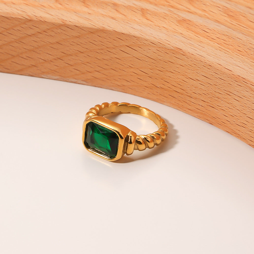 Anello Minimalista Geometrico Smeraldo Verde Strass da Donna in Acciaio Inossidabile Placcato Oro 18K