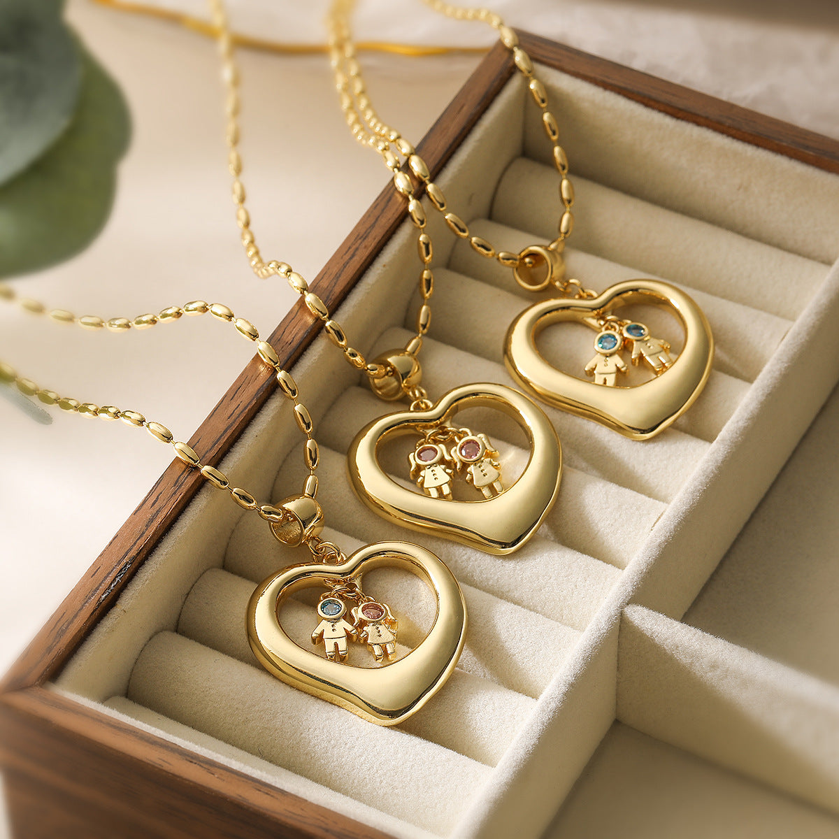 Collana con Ciondolo a Cuore Minimalista in Rame per Donna e Uomo con Design Geometrico e Delicata Catena alla Clavicola