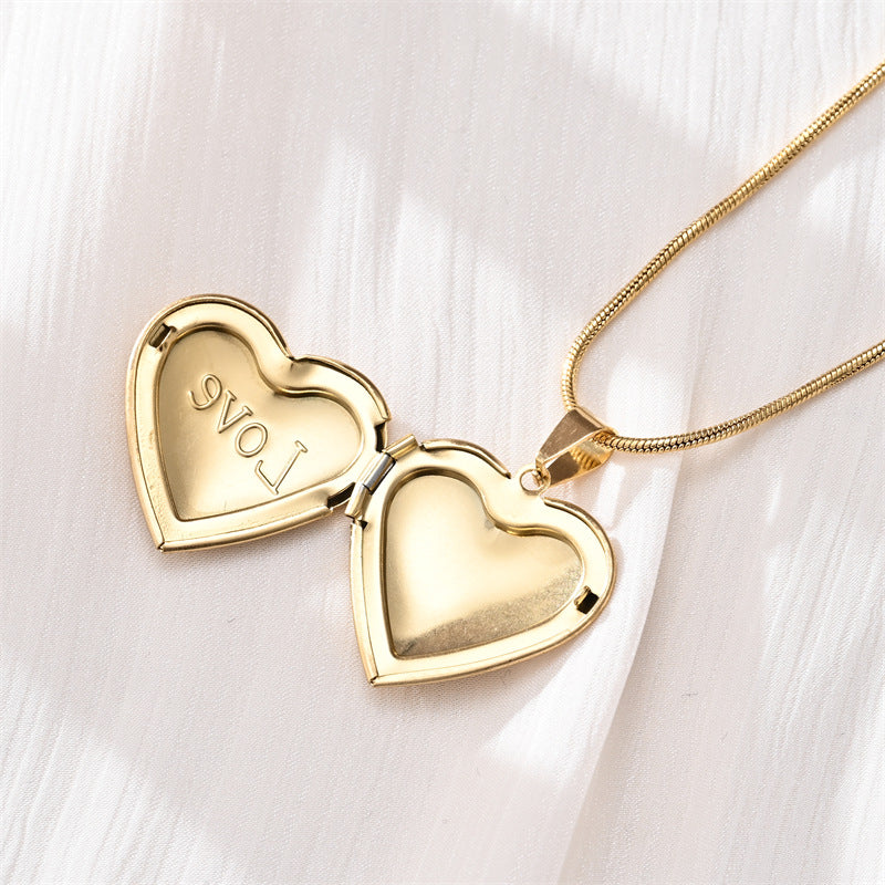 Collana Minimalista a Cuore in Acciaio Inossidabile per Coppie con Ciondolo in Acciaio al Titanio Premium e Design Minimalista Elegante