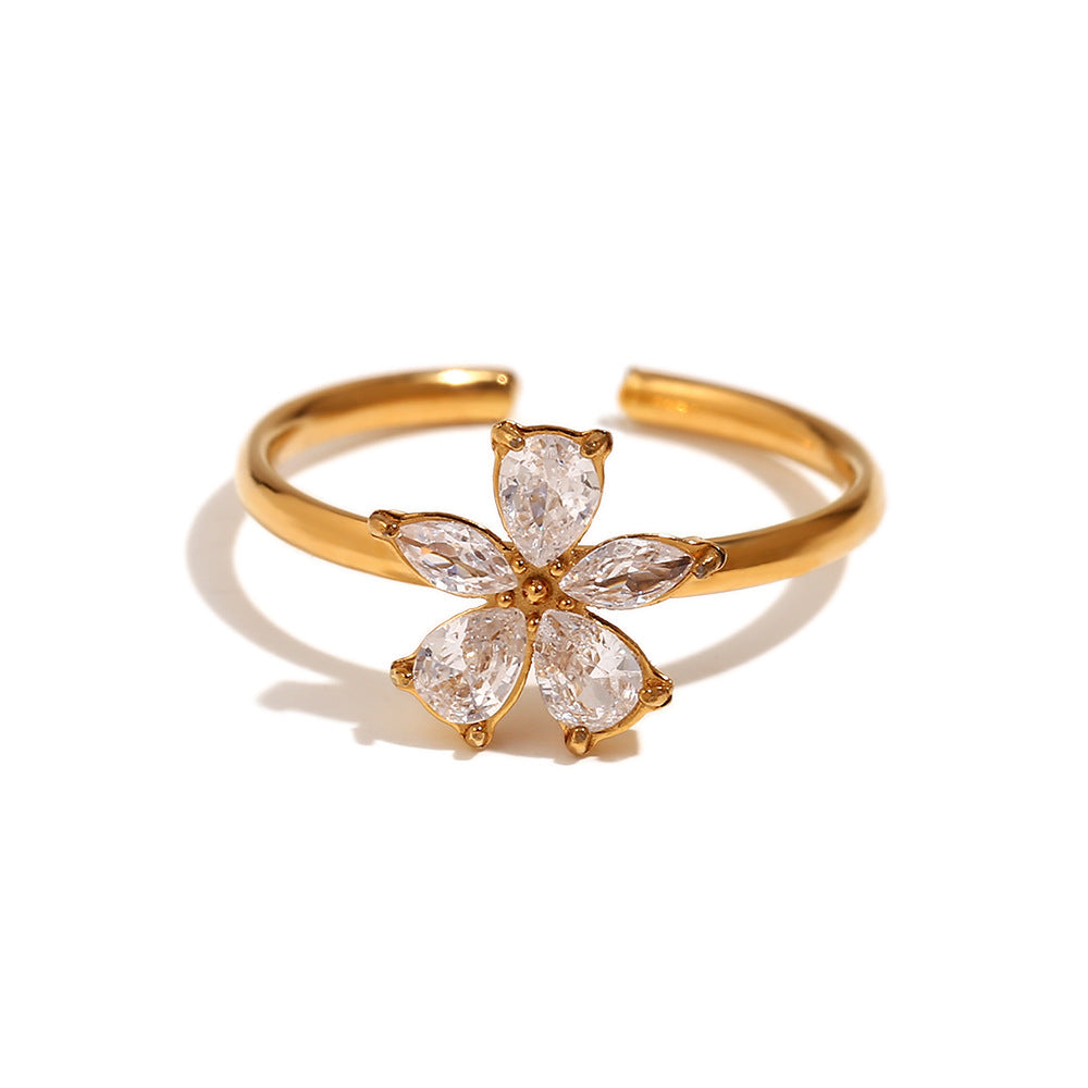 Anello Aperto Floreale Alla Moda da Donna Realizzato in Acciaio Inossidabile con Placcatura in Oro 18K e Zirconi Micro-Incastonati con Design a Fiore a Cinque Petali