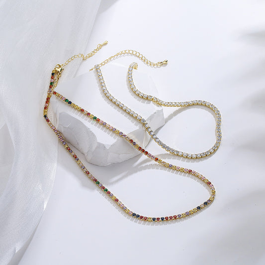 Collar con colgante geométrico para mujer de latón con chapado en oro de 18 quilates y circonitas de colores con micropavé