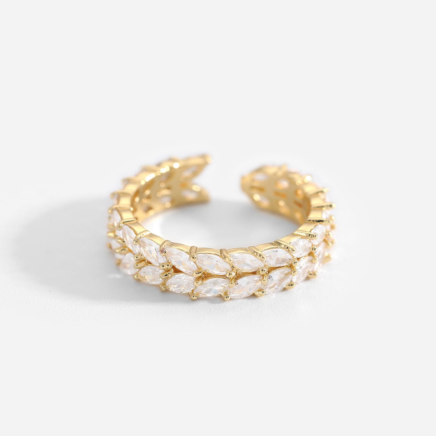 Anello aperto da donna in ottone placcato oro 18K sottovuoto con zirconi geometrici lucidi