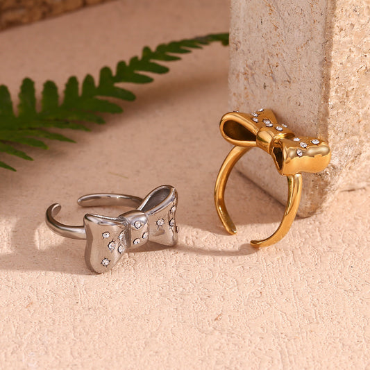 Anello minimalist a forma di fiocco in acciaio inossidabile placcato oro 18 carati da donna
