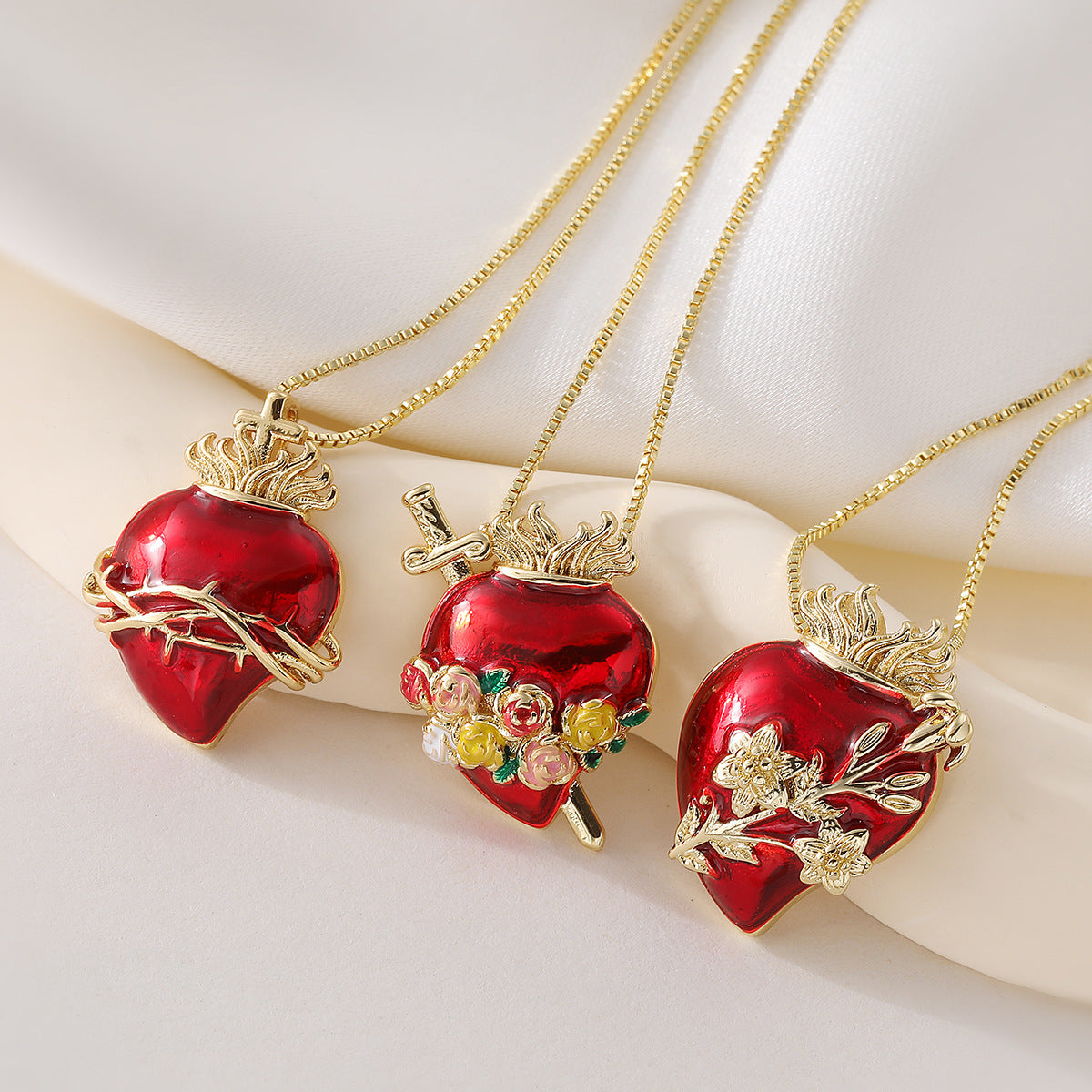 Vintage 18K Gold Plated Drip Oil Heart Pendant Necklace for Women