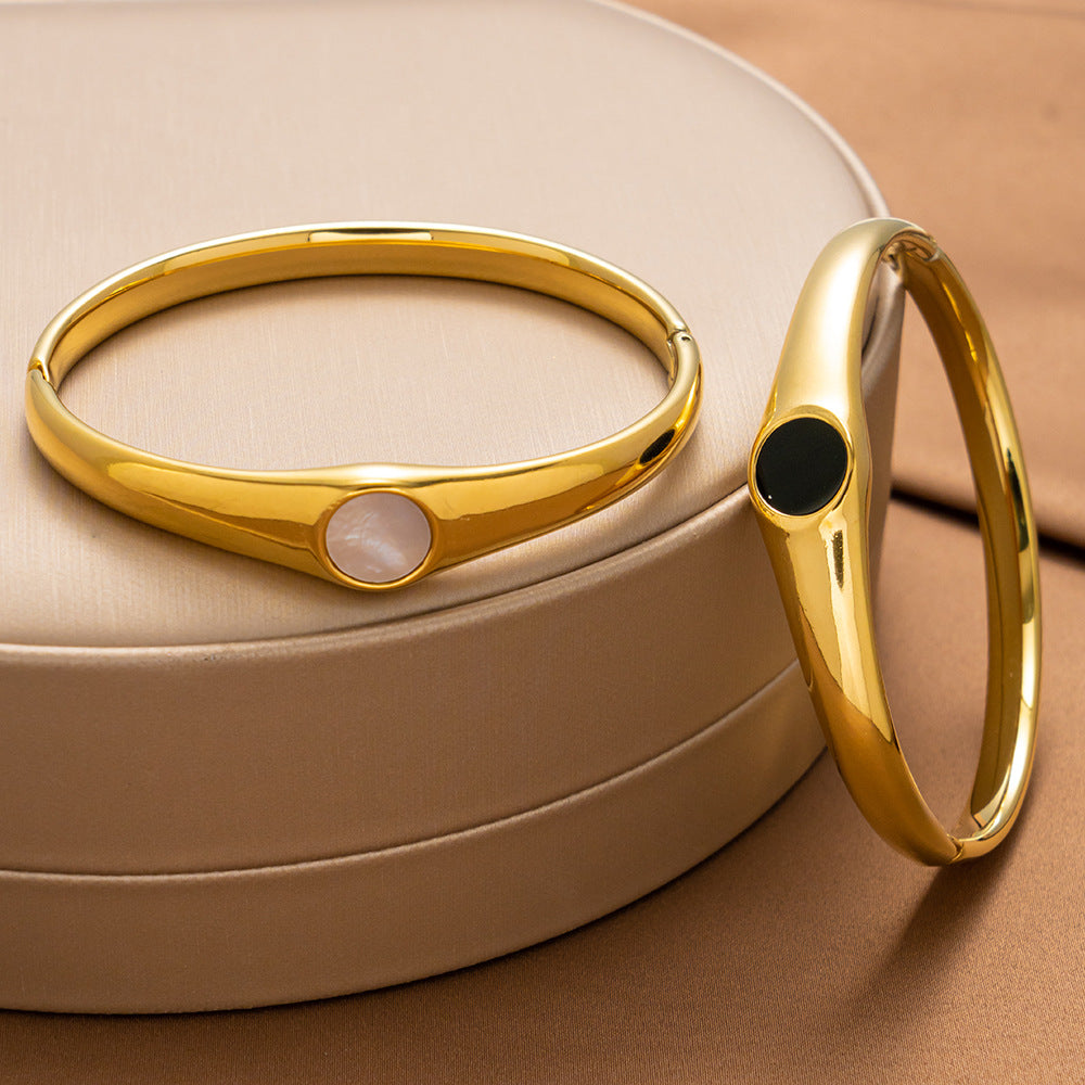 Vintage Minimalist Oval Stainless Steel Bracelet with Vacuum Plating for Hypoallergenic Wear
