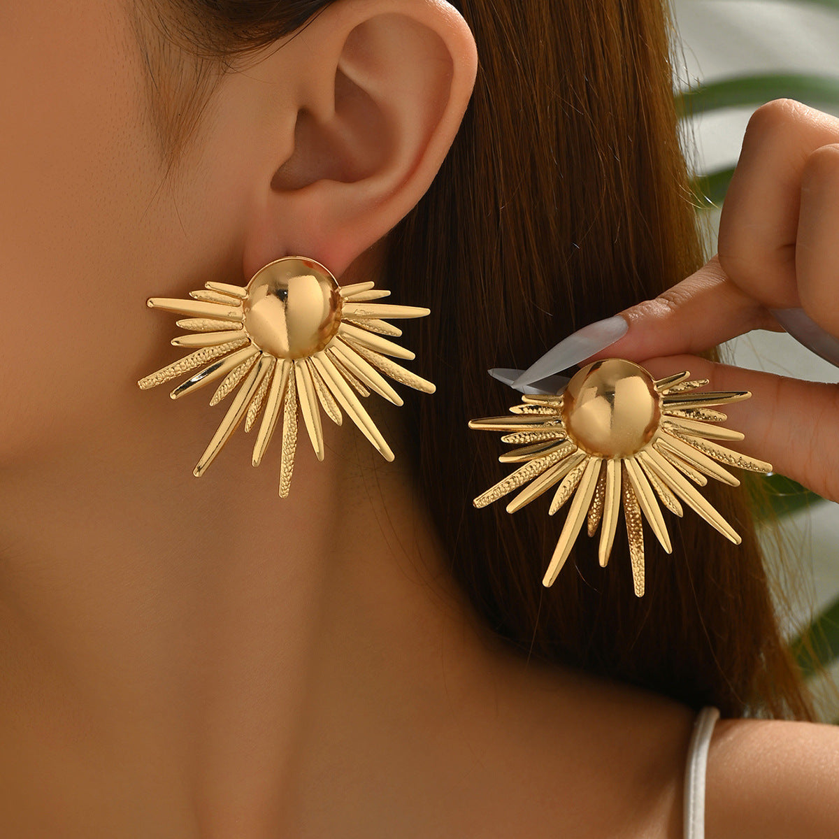 Luxury Geometric Star-Shaped Alloy Hoop Earrings for Women with Electroplated Finish