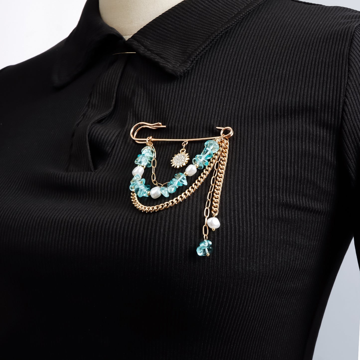 Fashionable OL Style Geometric Alloy Brooch with Plated Finish for Women, Forest-Inspired Fresh Green Floral Accessory