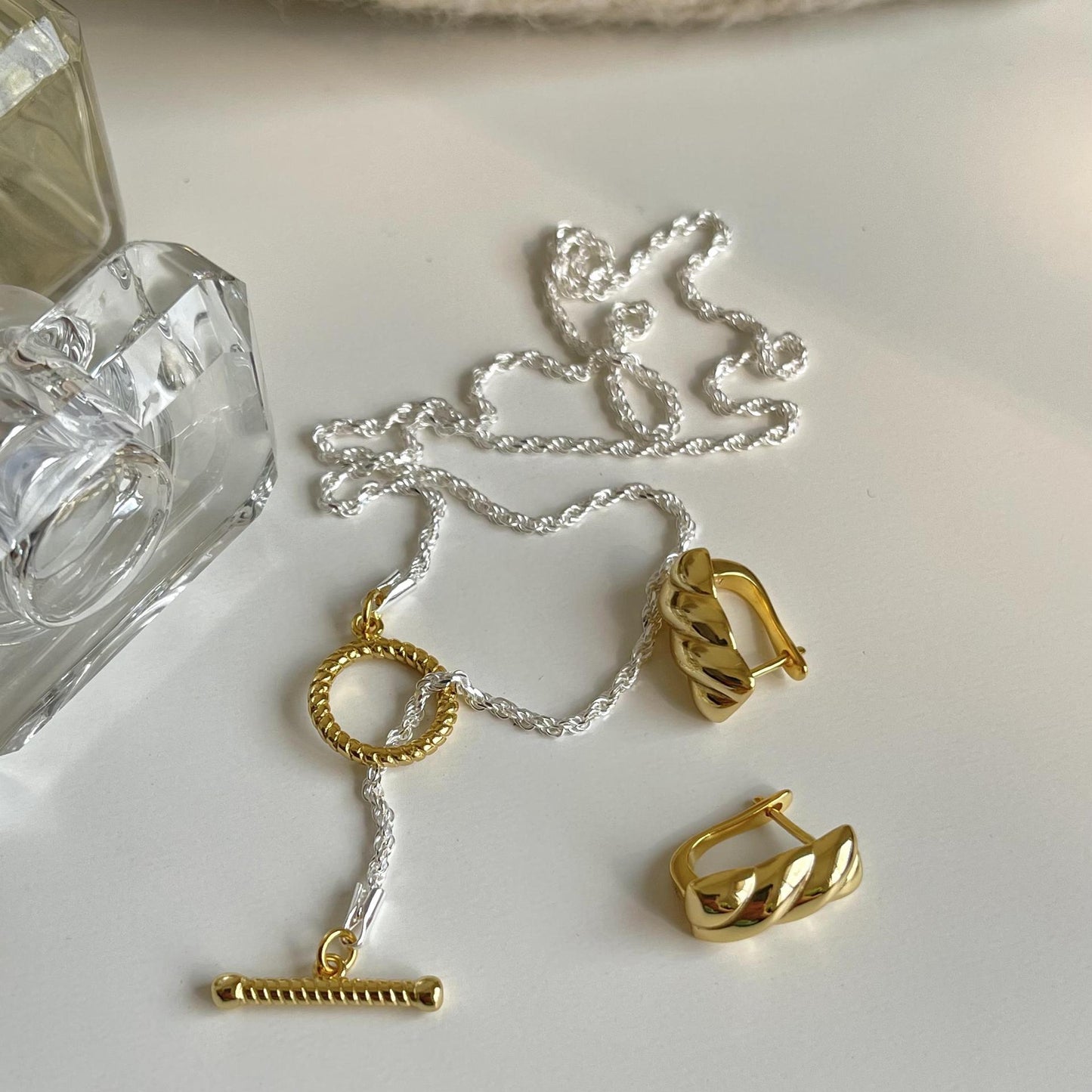 Collana Minimalista Geometrica a Corda Intrecciata in Argento Sterling 925 con Catena di Perline