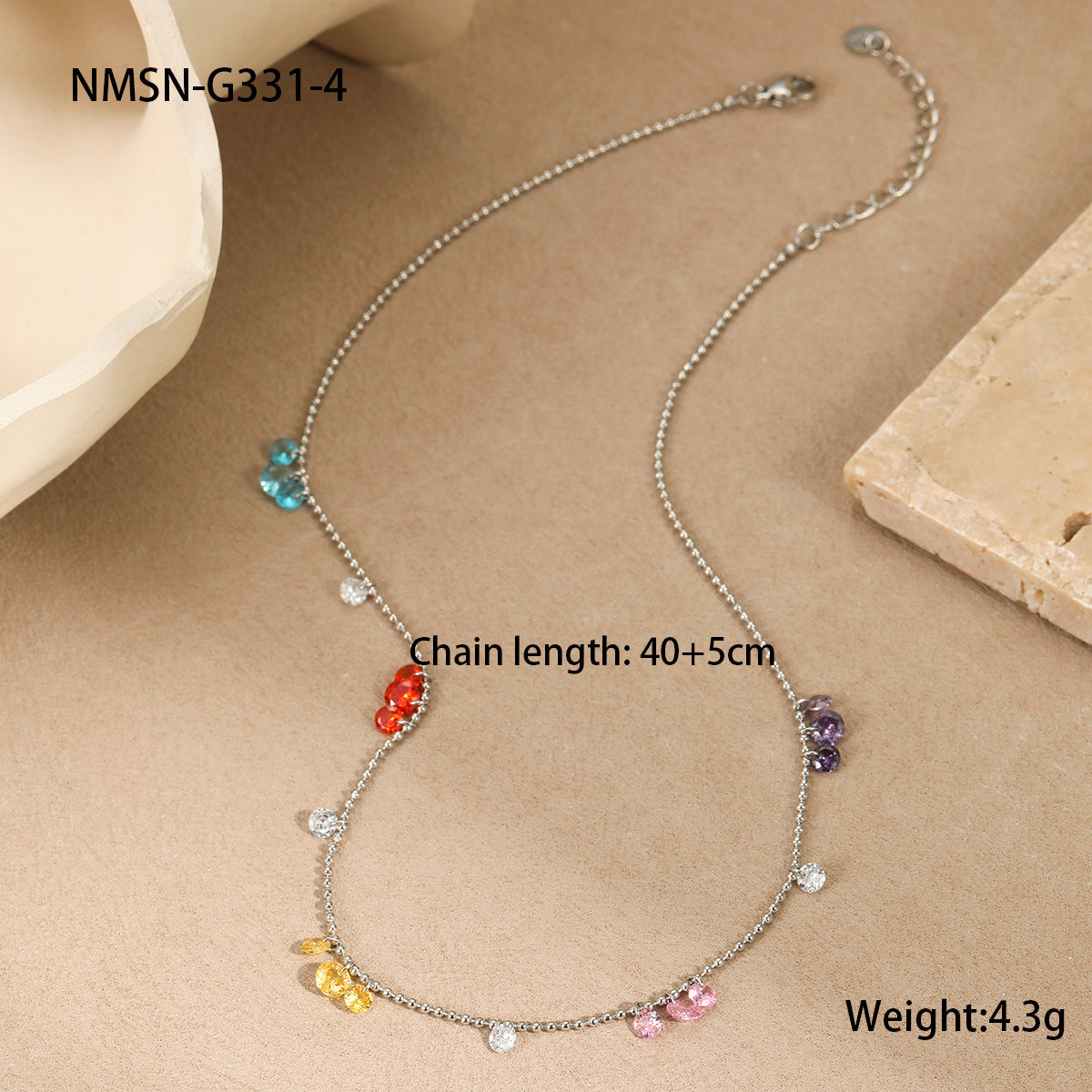 Collana da donna a clavicola minimalista geometrica in acciaio al titanio impreziosita da zirconia con placcatura in oro 18 carati