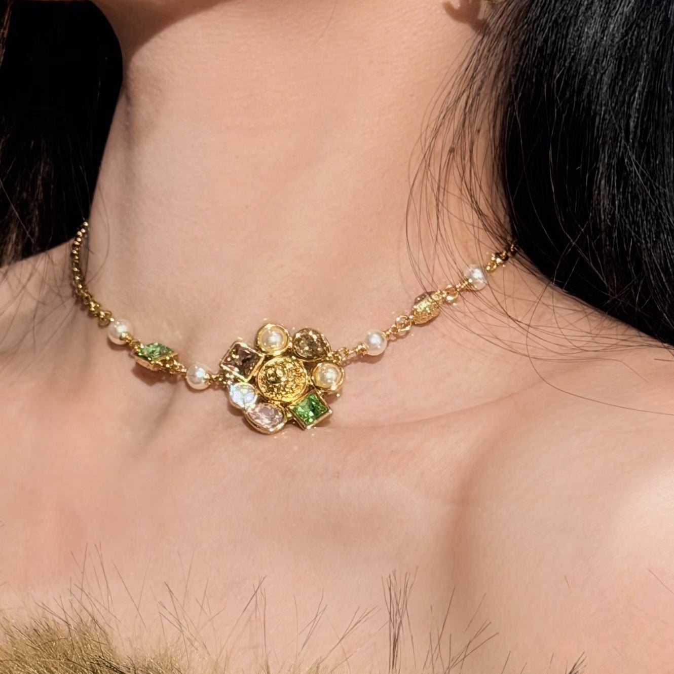 Sweet Elegant Gold Plated Brass Crystal Sunflower Necklace for Women